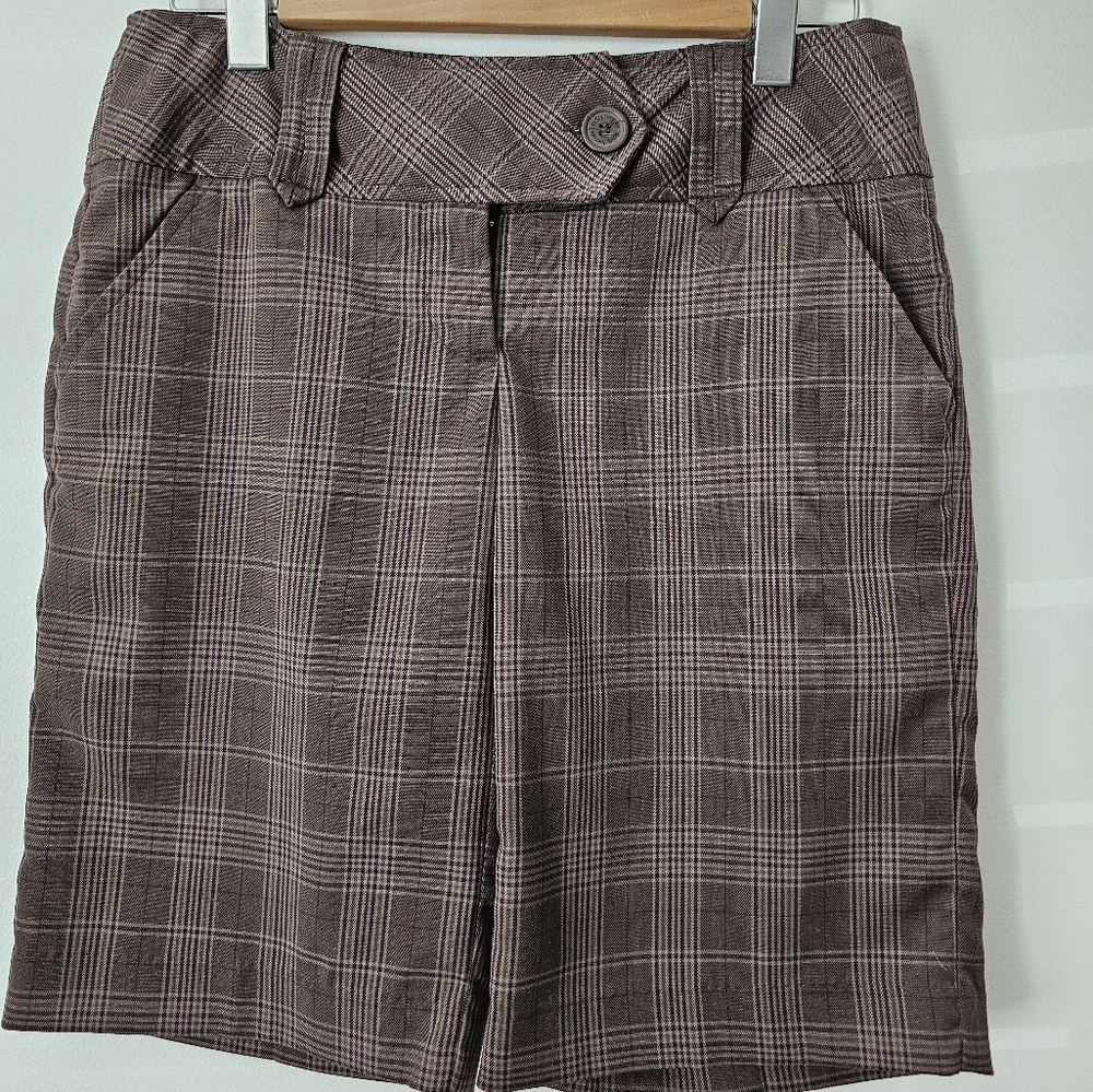 CUTE Daisy Fuentes Moda Brown Bermuda Shorts